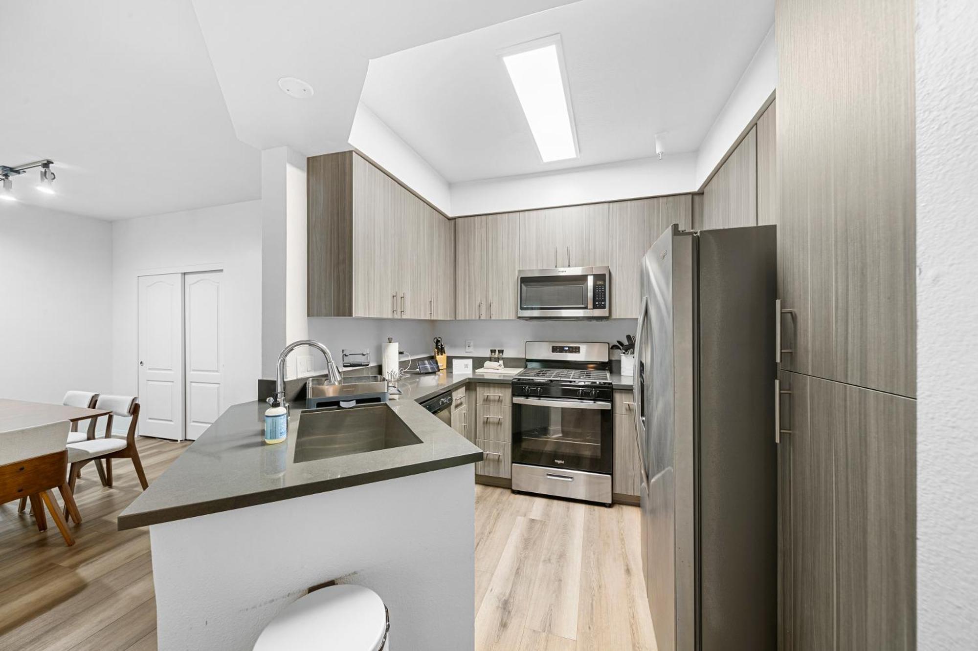 Swim Dine Relax In Marina Del Rey Apartment
